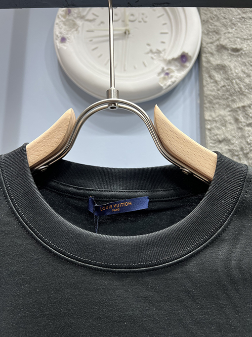 ルイヴィトンクラシックロゴ半袖Tシャツ