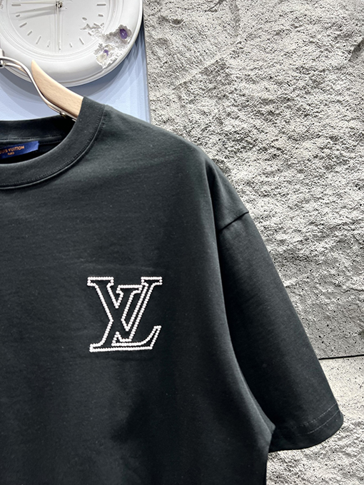 ルイヴィトンクラシックロゴ半袖Tシャツ