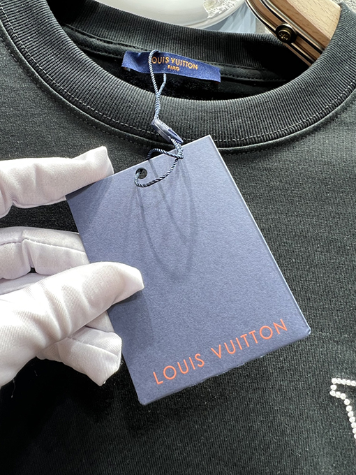 ルイヴィトンクラシックロゴ半袖Tシャツ