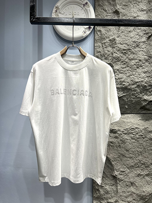 バレンシアガ新しいパール文字ロゴ半袖Tシャツ