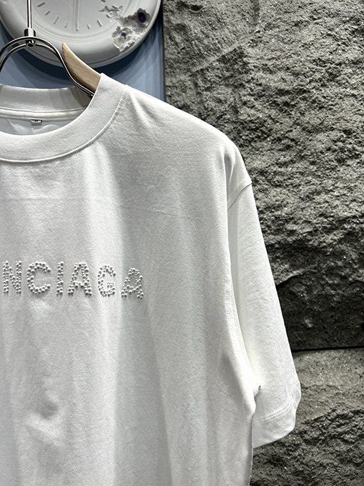 バレンシアガ新しいパール文字ロゴ半袖Tシャツ