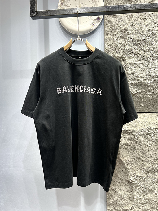バレンシアガ新しいパール文字ロゴ半袖Tシャツ