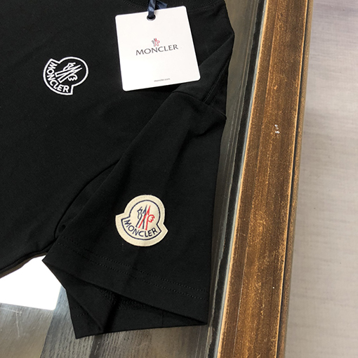 モンクレールカジュアル半袖Tシャツ