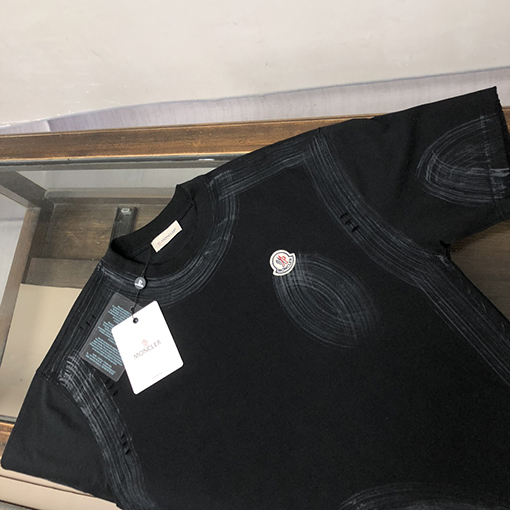 モンクレールクルーネック半袖Tシャツ