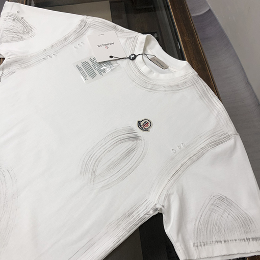 モンクレールクルーネック半袖Tシャツ