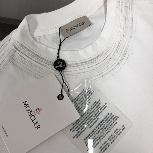 モンクレールクルーネック半袖Tシャツ