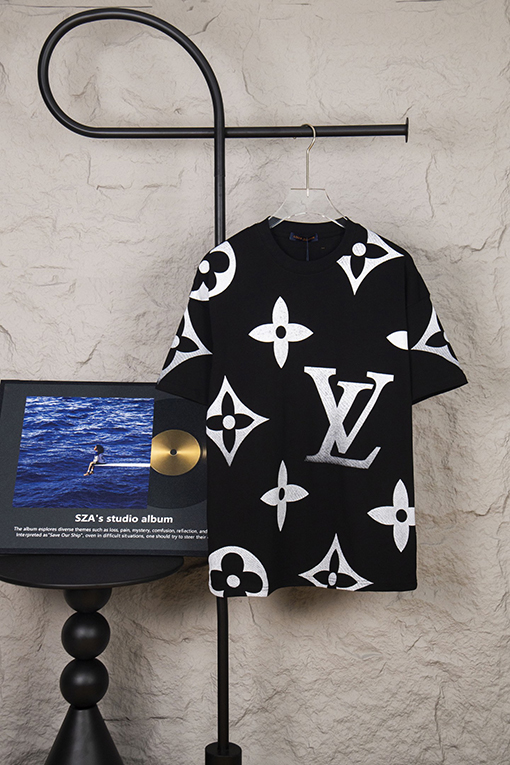 ルイヴィトングラデーションロゴフルプリントTシャツ