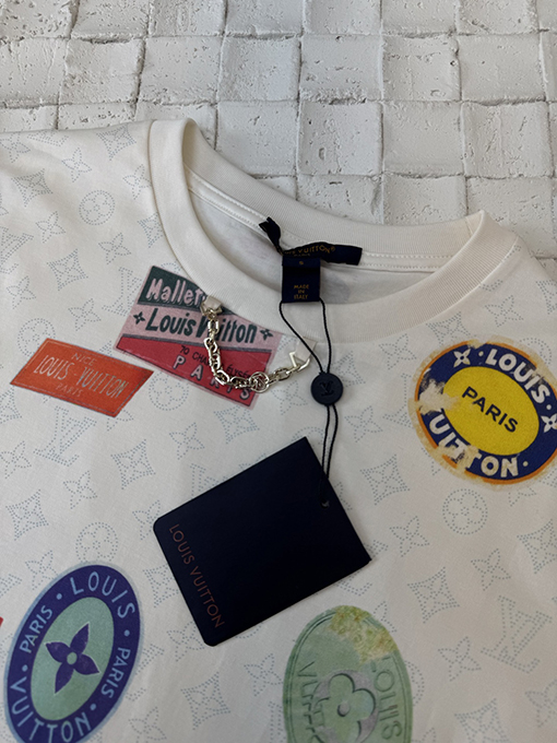 ルイヴィトンレディースプリントバッジチェーン半袖Tシャツ
