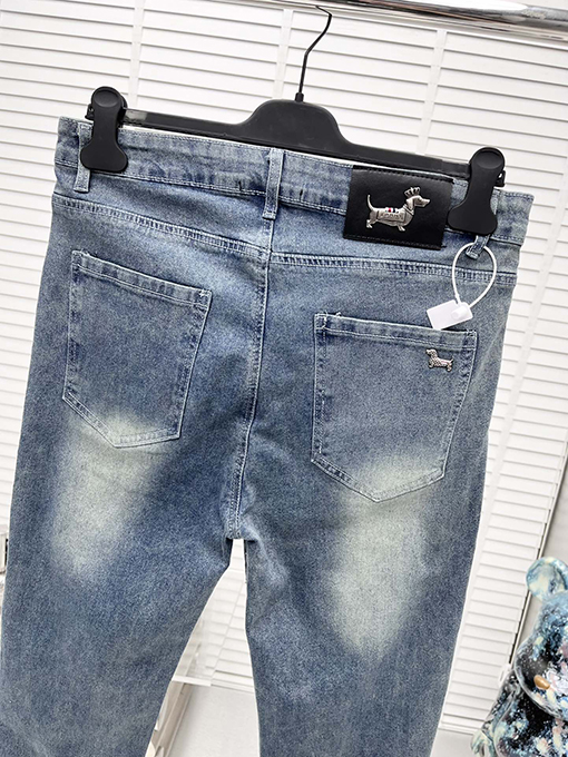 トムブラウン新しい薄いジーンズ