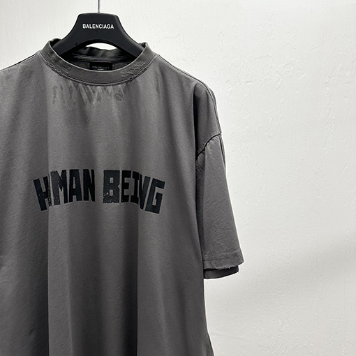 バレンシアガコピーHUMANプリント半袖Tシャツ