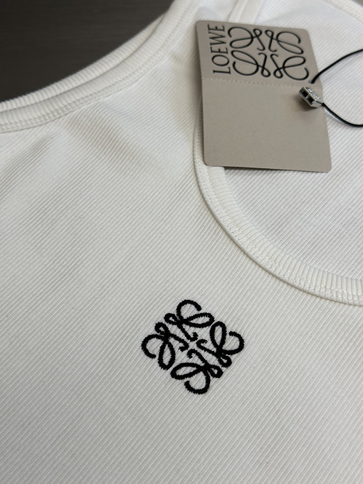 ロエベアナグラム刺繍ベスト