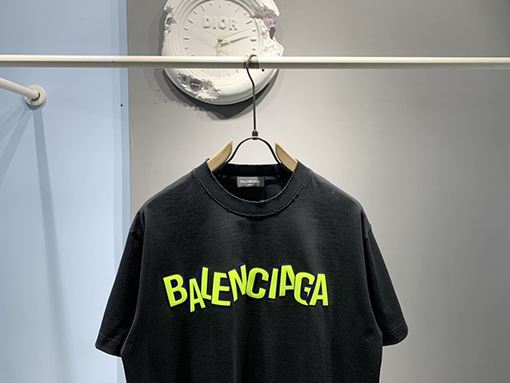 バレンシアガコピー新しい立体夜光発泡Tシャツ