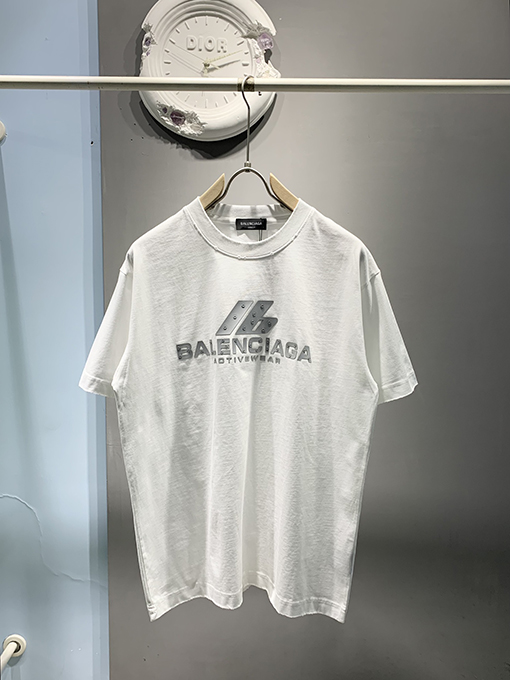 バレンシアガ ねじプリントTシャツ