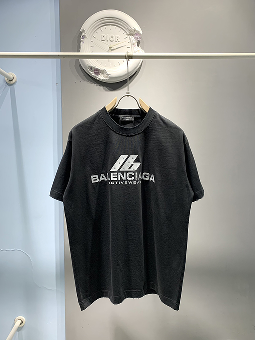 バレンシアガ ねじプリントTシャツ