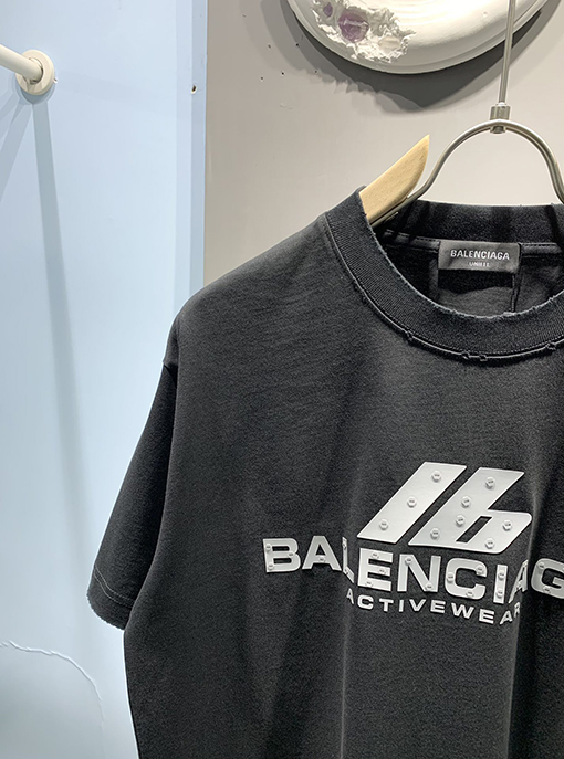 バレンシアガ ねじプリントTシャツ