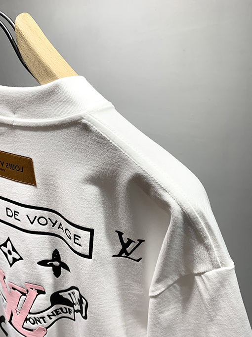ルイヴィトンロゴプリントTシャツ