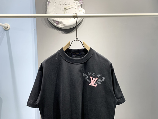 ルイヴィトンロゴプリントTシャツ