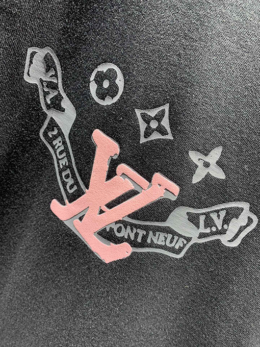 ルイヴィトンロゴプリントTシャツ