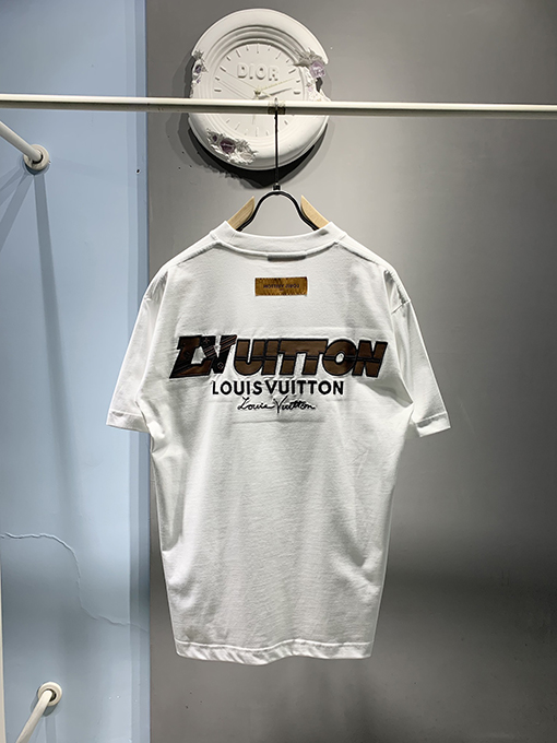 ルイヴィトン新しいロゴの刺繍Tシャツ