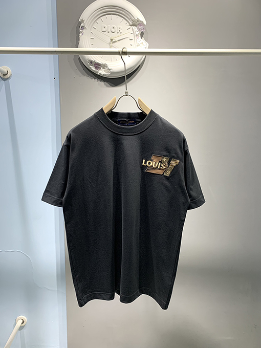 ルイヴィトン新しいロゴの刺繍Tシャツ