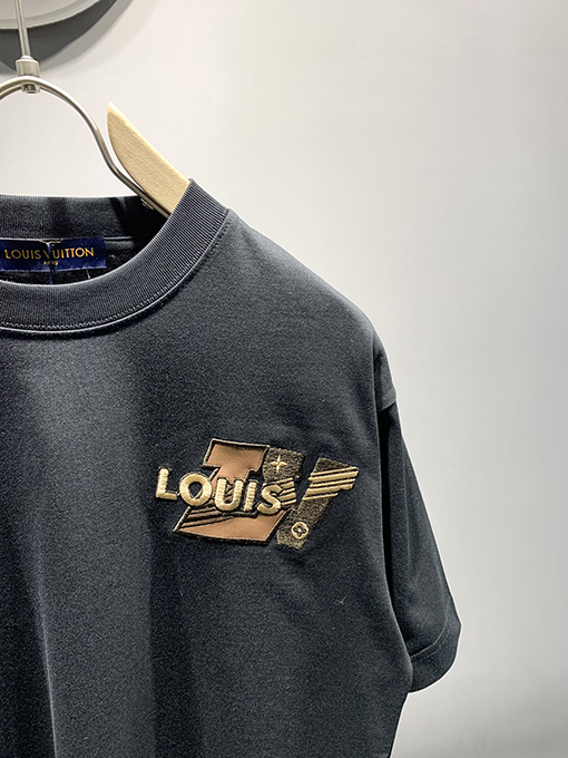 ルイヴィトン新しいロゴの刺繍Tシャツ