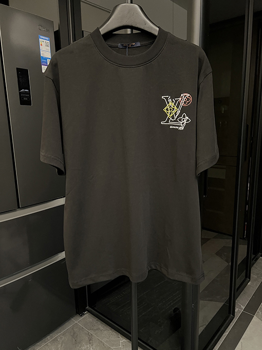 ルイヴィトン25SSカラフルな文字刺繍半袖Tシャツ