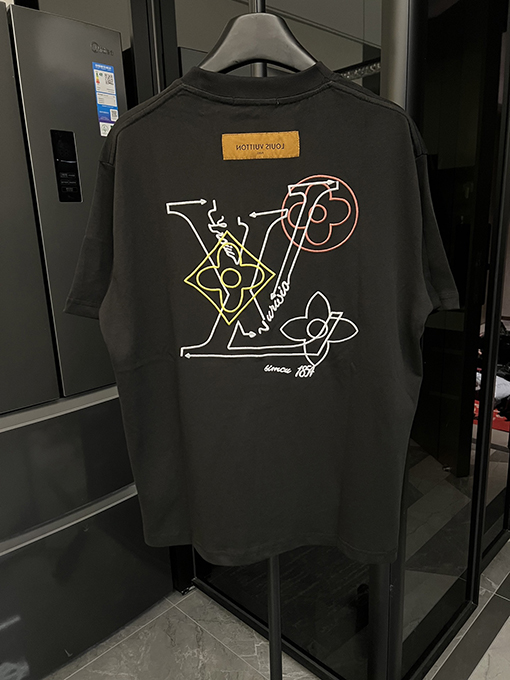 ルイヴィトン25SSカラフルな文字刺繍半袖Tシャツ