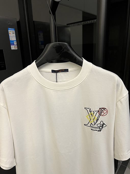 ルイヴィトン25SSカラフルな文字刺繍半袖Tシャツ