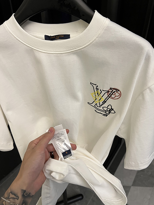 ルイヴィトン25SSカラフルな文字刺繍半袖Tシャツ