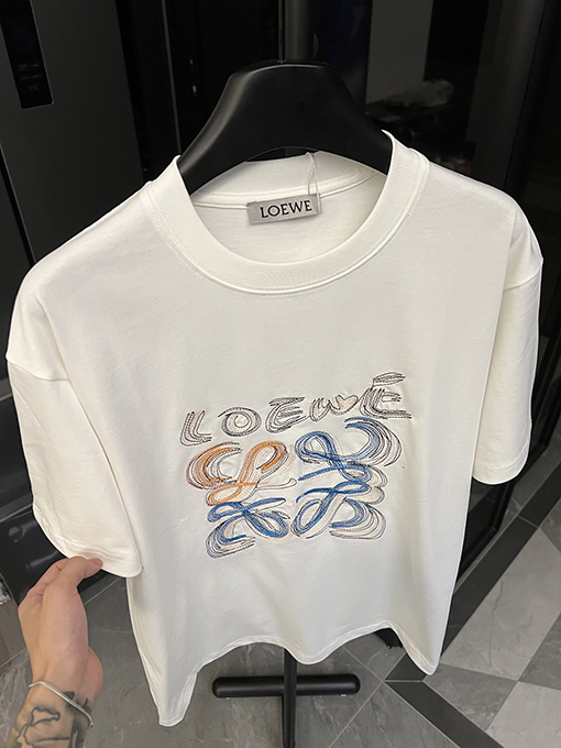 ロエベスーパーコピーライン刺繍ロゴ半袖シャツ