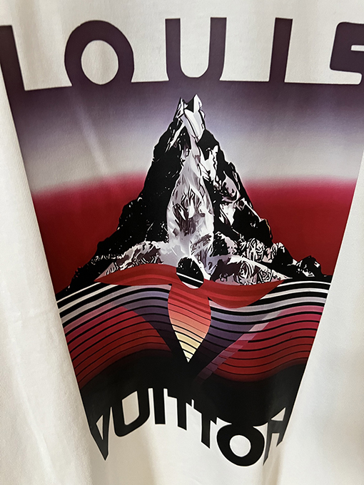ルイヴィトン雪山高山ネオン半袖シャツ