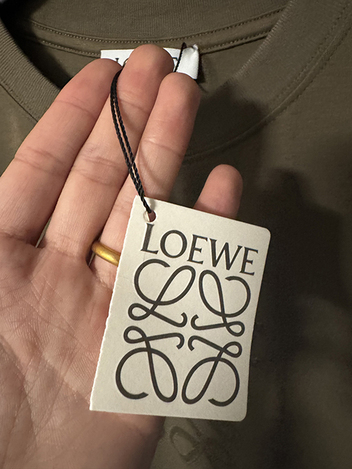 ロエベ公式サイト大きなロゴレーザーパッチ刺繍半袖シャツ