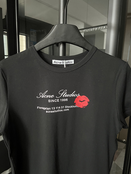 アクネストゥディオズリッププリントロゴプリントカジュアル半袖Tシャツ