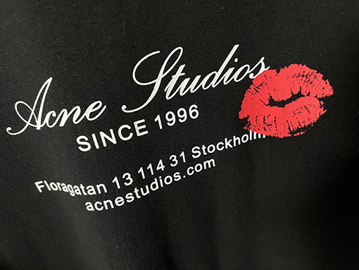 アクネストゥディオズリッププリントロゴプリントカジュアル半袖Tシャツ