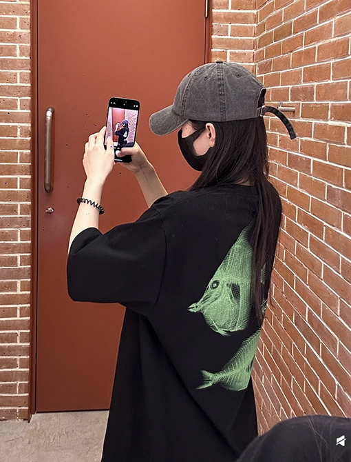 STUSSY SS25 X-RAY FISHIN TEE フィッシュボーンTシャツ