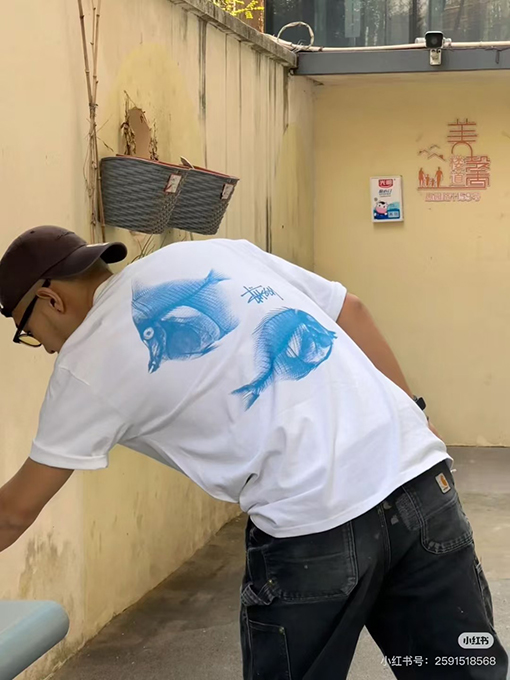 STUSSY SS25 X-RAY FISHIN TEE フィッシュボーンTシャツ