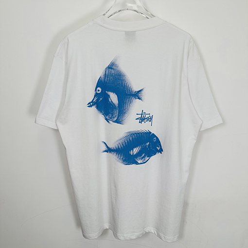 STUSSY SS25 X-RAY FISHIN TEE フィッシュボーンTシャツ