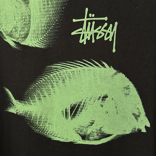 STUSSY SS25 X-RAY FISHIN TEE フィッシュボーンTシャツ