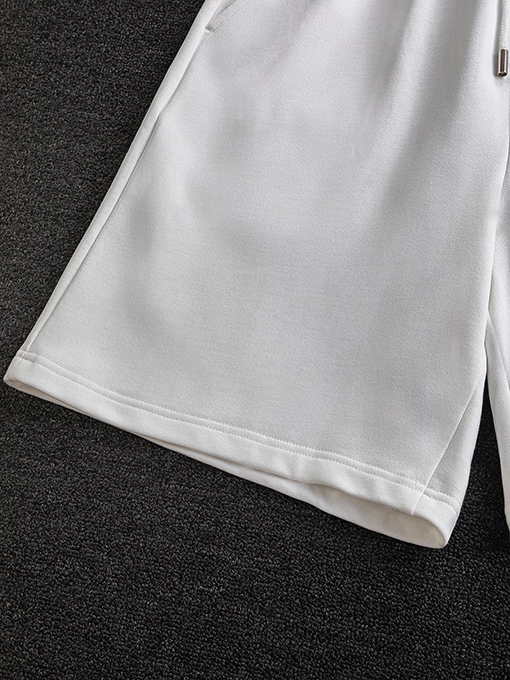 バレンシアガ刺繍ロゴショートパンツ
