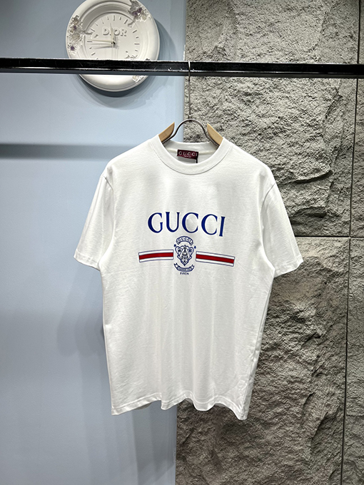グッチスーパーコピー新しいスタンプロゴ半袖Tシャツ