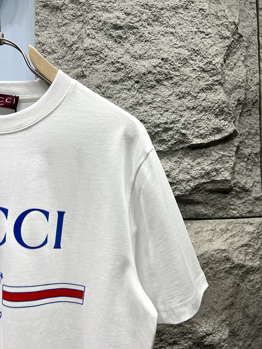 グッチスーパーコピー新しいスタンプロゴ半袖Tシャツ