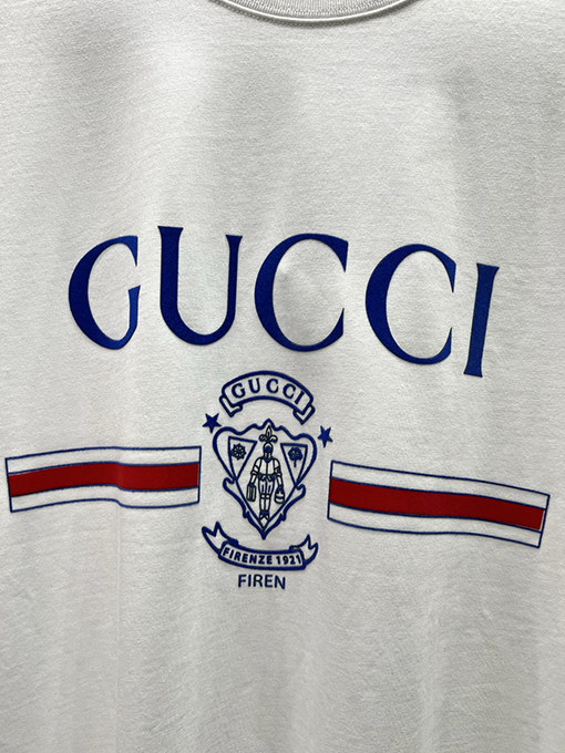 グッチスーパーコピー新しいスタンプロゴ半袖Tシャツ
