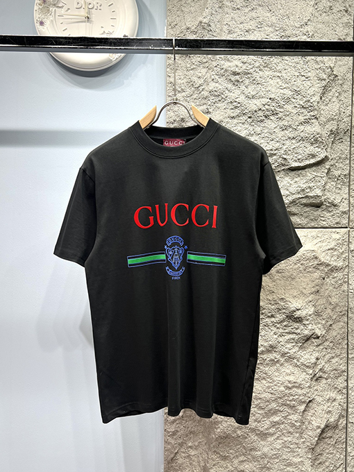 グッチスーパーコピー新しいスタンプロゴ半袖Tシャツ