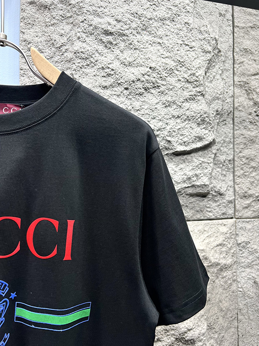 グッチスーパーコピー新しいスタンプロゴ半袖Tシャツ