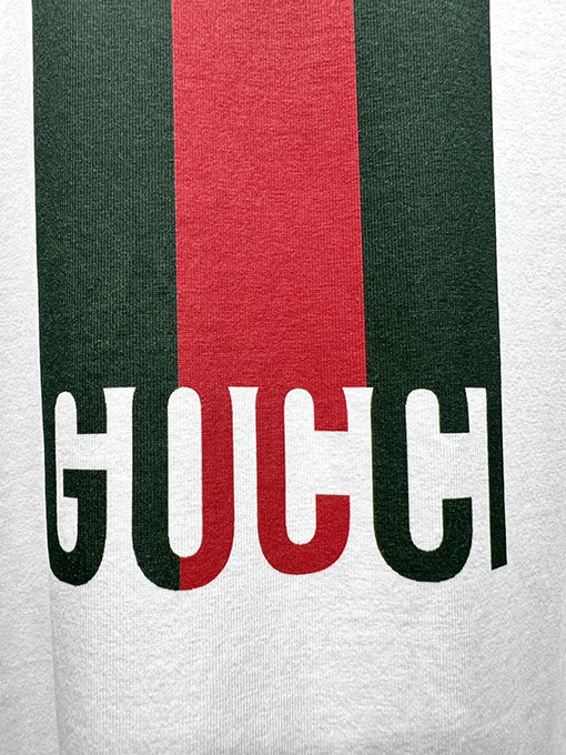 グッチプリントロゴ半袖Tシャツ