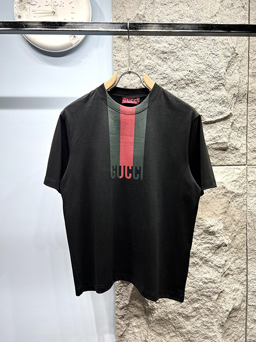 グッチプリントロゴ半袖Tシャツ