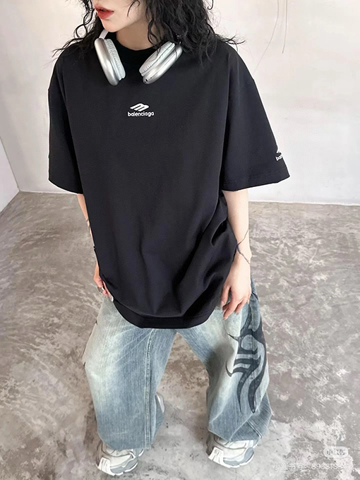 バレンシアガスキー刺繍ロゴ半袖Tシャツ