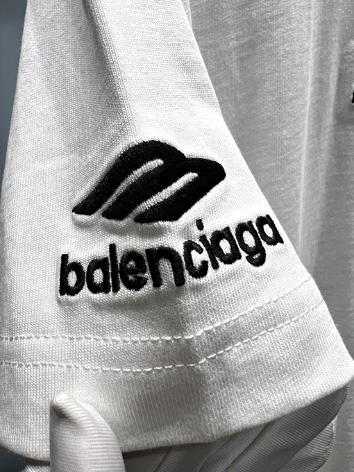 バレンシアガスキー刺繍ロゴ半袖Tシャツ