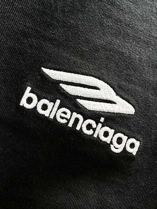 バレンシアガスキー刺繍ロゴ半袖Tシャツ