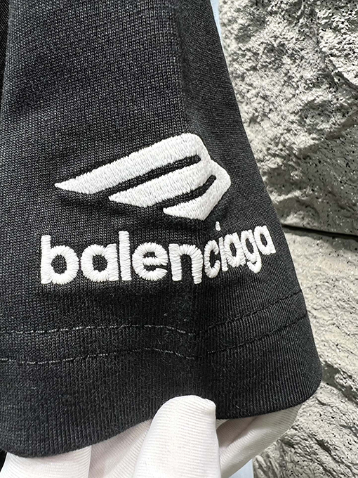 バレンシアガスキー刺繍ロゴ半袖Tシャツ